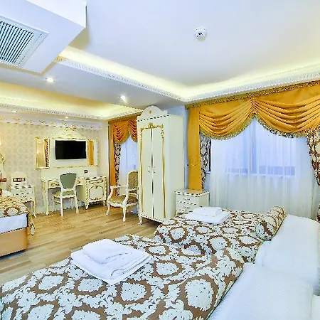 Nayla Palace Hotell