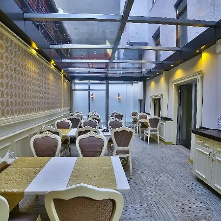 Nayla Palace 3*