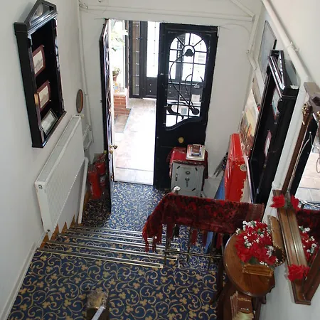 מלון Nayla Palace 3*