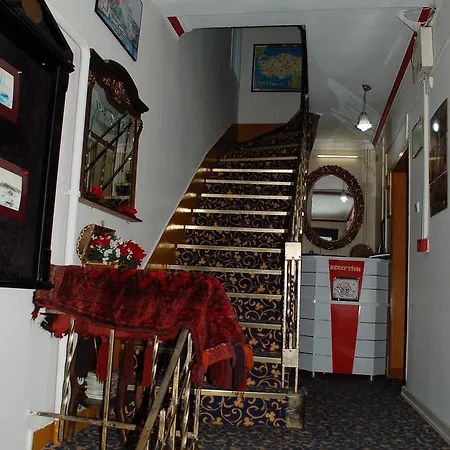 מלון Nayla Palace 3*