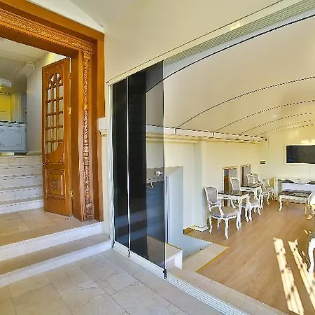 מלון Nayla Palace